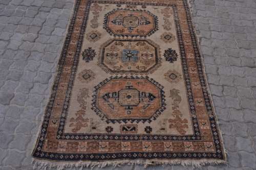AWESOME VINTAGE PERSIAN HANDMADE CARPET