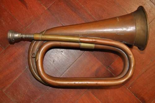 BRASS MILITARY BUGLE IN GREAT CONDITION