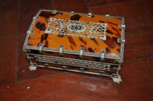 STUNNING XIX CENTURY ANGLO-INDIAN TORTOISE BOX,AMAZING!!!!