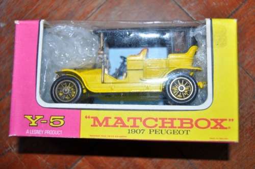 MATCHBOX CAR IN MINT CONDITION WITH ORIGINAL PACKAGE,MADE IN ENGLAND