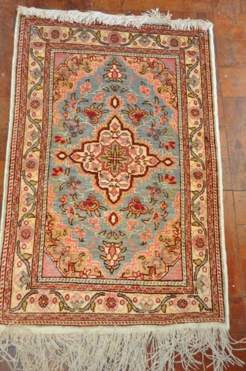 WOW!!WOW!!! WOW!!!! FANTASTIC HANDMADE SILK(!!!!) CARPET 44X66CM