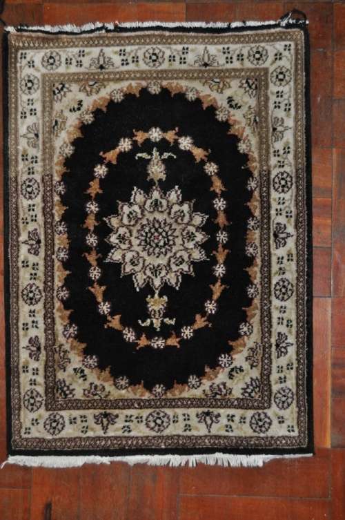 AWESOME SEMI SILK HANDMADE PERSIAN CARPET 44X60CM