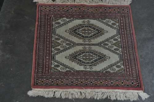 GORGEOUS HANDMADE PERSIAN CARPET 63X65CM