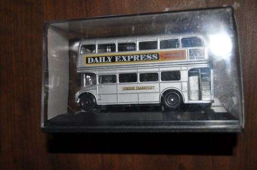 OXFORD ROADSHOW DIE CAST BUS,BOXED,MINT
