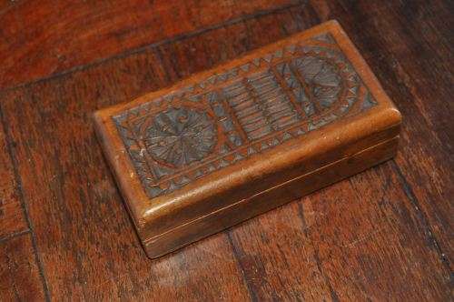 AWESOME VINTAGE SMALL CARVED BOX
