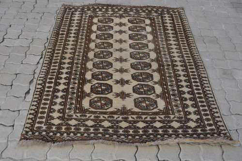 STUNNING PERSIAN HANDMADE CARPET 105X146CM