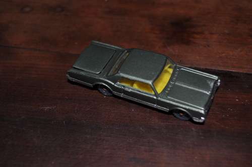 HUSKY OLDSMOBILE STARFIRE COUPE DIE CAST MODEL