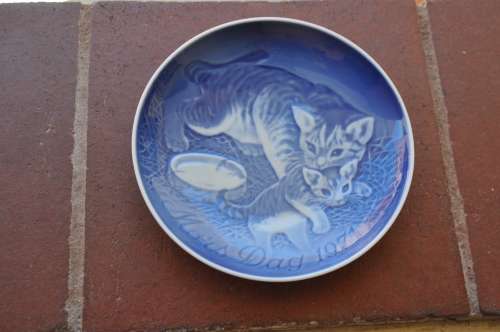 ROYAL COPENHAGEN MOTHERS DAY PLATE 1971-IN EXCELLENT CONDITION