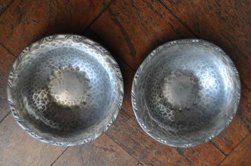 HW HUGH WALLIS OF ALTRINCHAM- ANTIQUE ARTS & CRAFTS PEWTER PAIR OF BOWLS, STAMPED