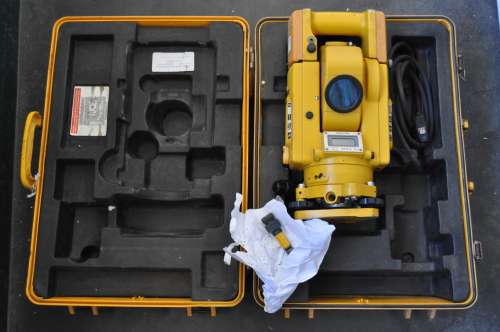 TOPCON GTS 3 TOTAL  SURVEYING STATION-LOOK DESCRIPTION