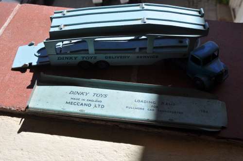 RARE!!! DINKY TOY DIE CAST MODEL