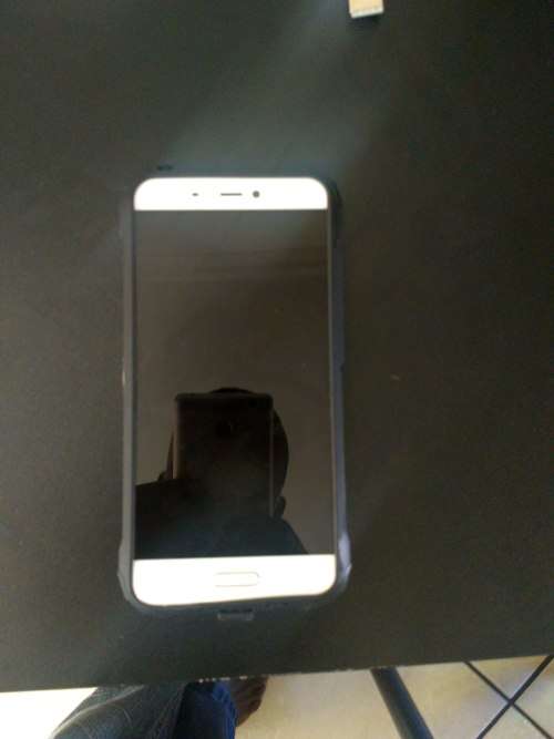 Xiaomi Mi 5 32GB LTE - White. Come with box/accessories and free cover