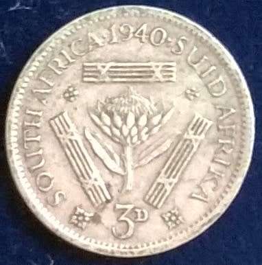 1940 SILVER THREEPENCE CIRCULATED AND UNGRADED