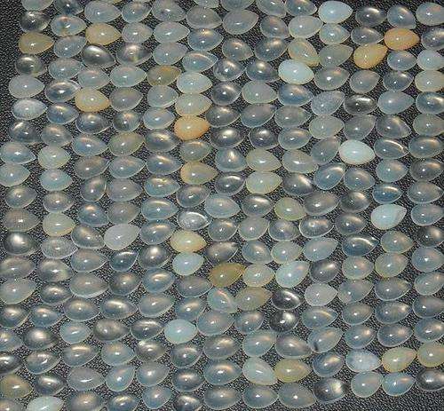 100 PIECES RARE UNTREATED NATURAL SRI LANKAN MOONSTONES