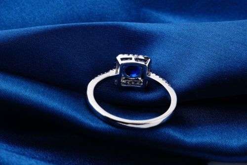 Beautiful Blue Cubic Zirconia Ring - Size 7