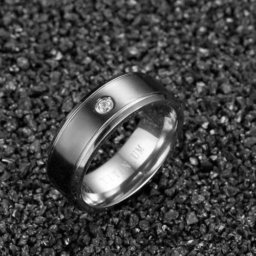 Elegant Men's Black Band Ring With Crystal - Size 8