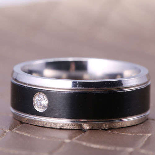 Elegant Men's Black Band Ring With Crystal - Size 8