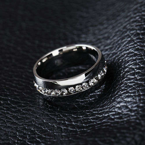 Beautiful Single Row CZ Crystal Ring - Size 9