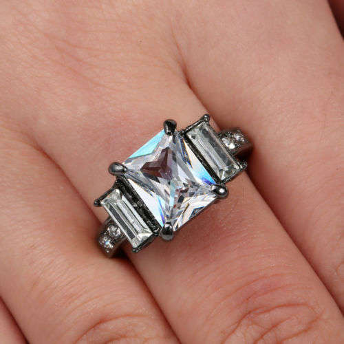 Beautiful Clear Crystal Ring - Size 6