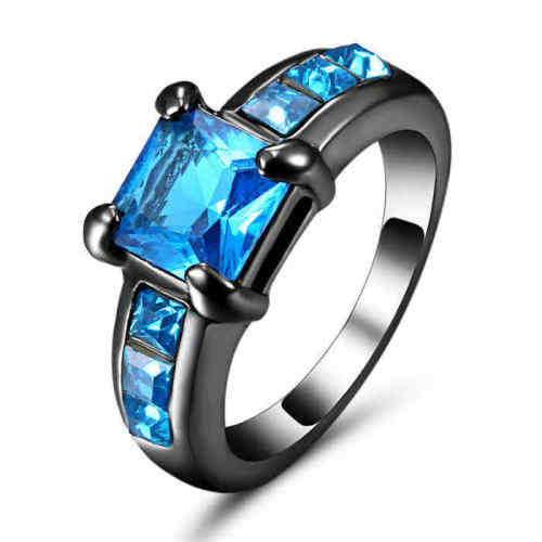 Beautiful Blue Crystal Ring - Size 9