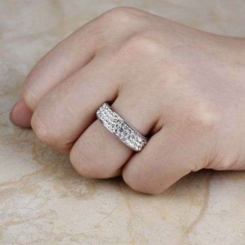 Beautiful Crystal Ring - Size 11