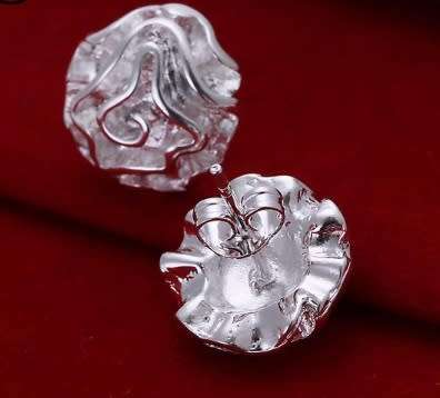 Stunning Flower Stud Earrings