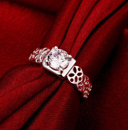 Stunning Silver Plated Fashion Crystal Ring - Size 6 1/2