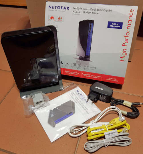 Netgear N600 Wireless Dual Band Gigabit DSL Modem Router (DGND3700)
