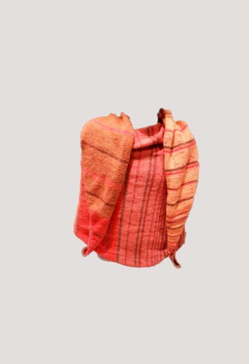 Shawl hand knitted (peach patterned)