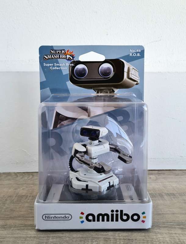 Super Smash Bros ROB Amiibo