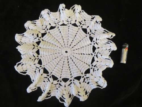 White crochet doilie - cotton 24cm