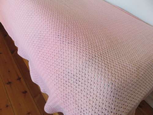 Crochet blanket - pink - for single bed