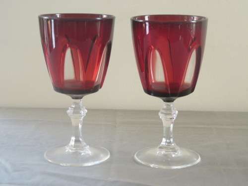 Two red coloured glasses (heavy)
