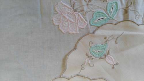 Machine embroidered doilies - set