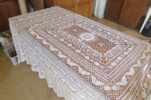 Tablecloth - white lace - large