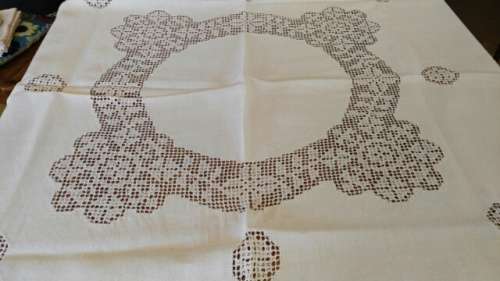 White drawn thread tablecloth - 102 x 102cm