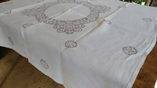 White drawn thread tablecloth - 102 x 102cm