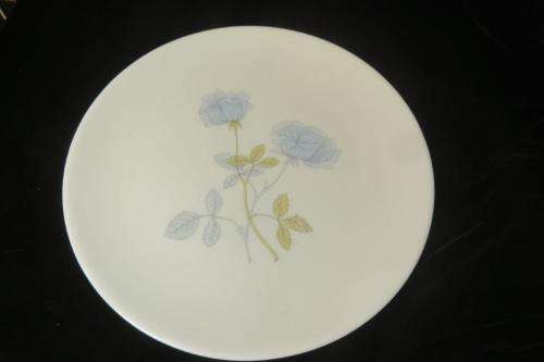 Wedgwood plate - Ice Rose - 20.5cm