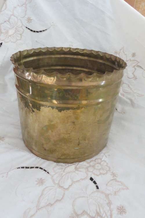 Brass planter