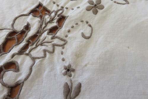 Madeira embroidered tablecloth - 1m x 1m