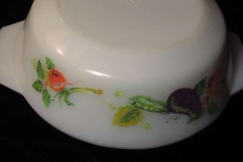 JAJ Pyrex milk glass oven dishes with glass lids