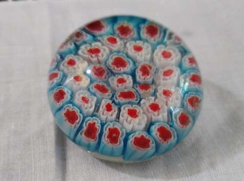 Glass paperweight - vintage murano - chipped - 5.5cm