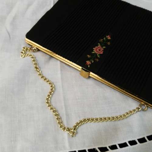 Evening bag - black with embroidered detail