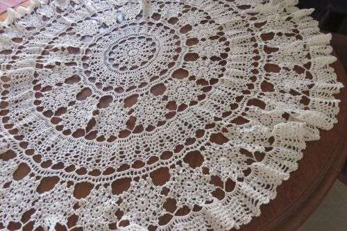 Round white crochet tablecloth - small - 91cm diameter