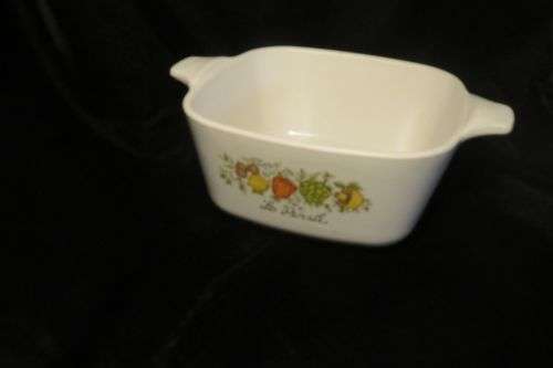 Small Corningware dish for microwave - le persil