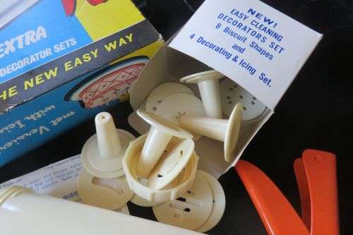 Ideal biscuit and icing gun