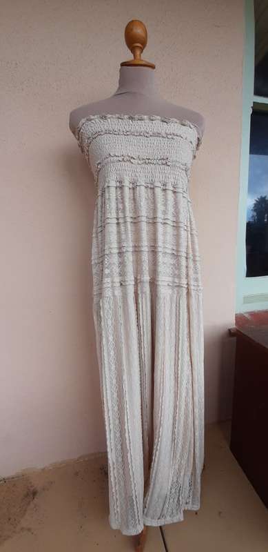 Lacy dress - nude colour - strapless - size 42