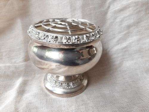 Ianthe posy bowl vase 9.5cm high and 11 cm wide