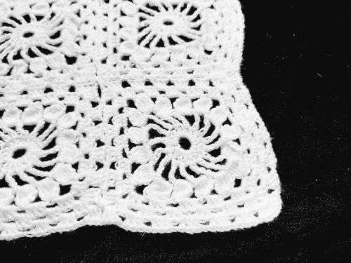 1 crochet mat - 46 x 26cm
