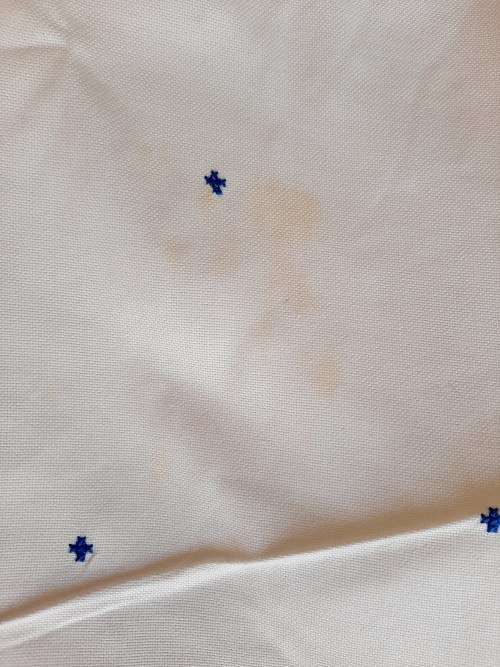 Square tablecloth with hand embroidery - 165 x 165 cm.
